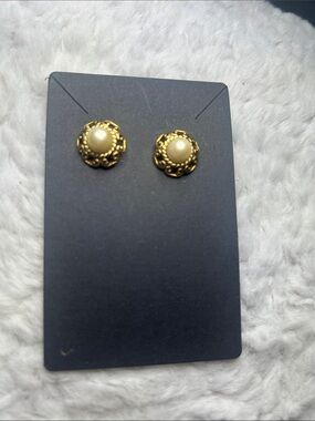 Gold-Tone Pearl Center Button Earrings - Classic Women's Jewelry
